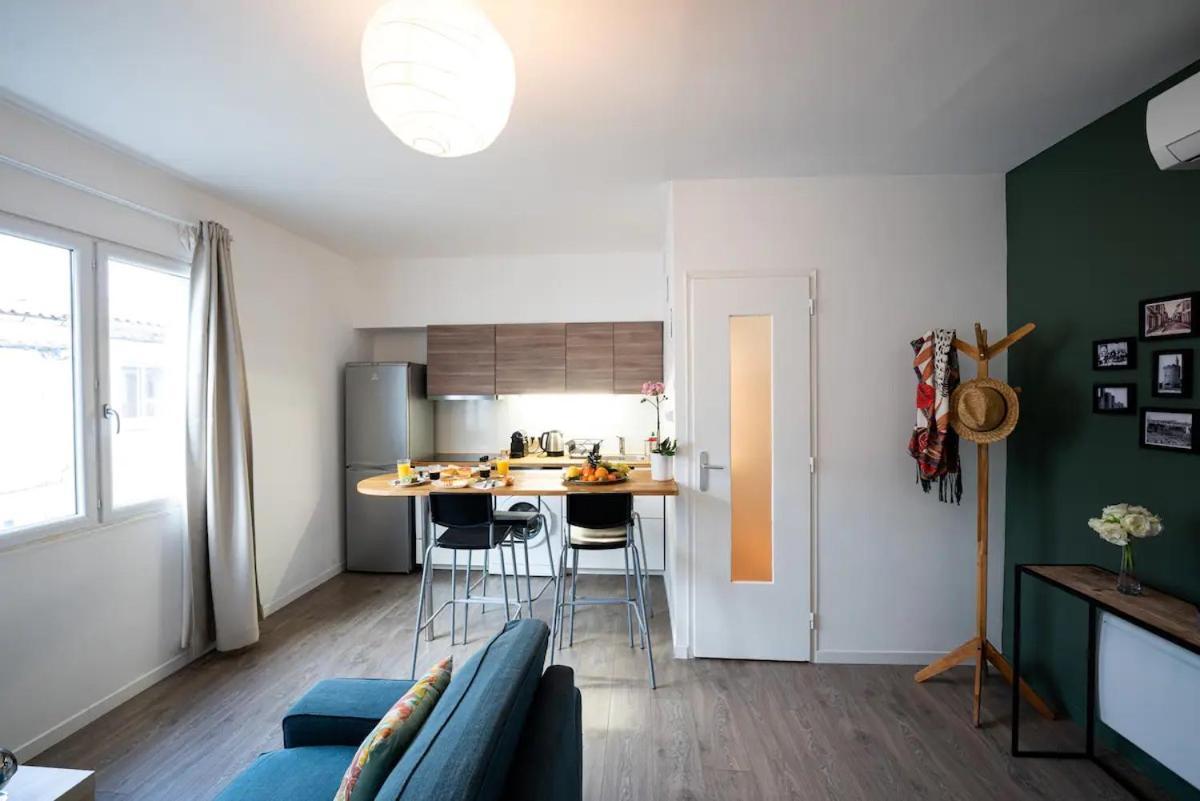 Appartement Centre Village, Clim Et Parking Gratuit Айга-Мортас Екстериор снимка