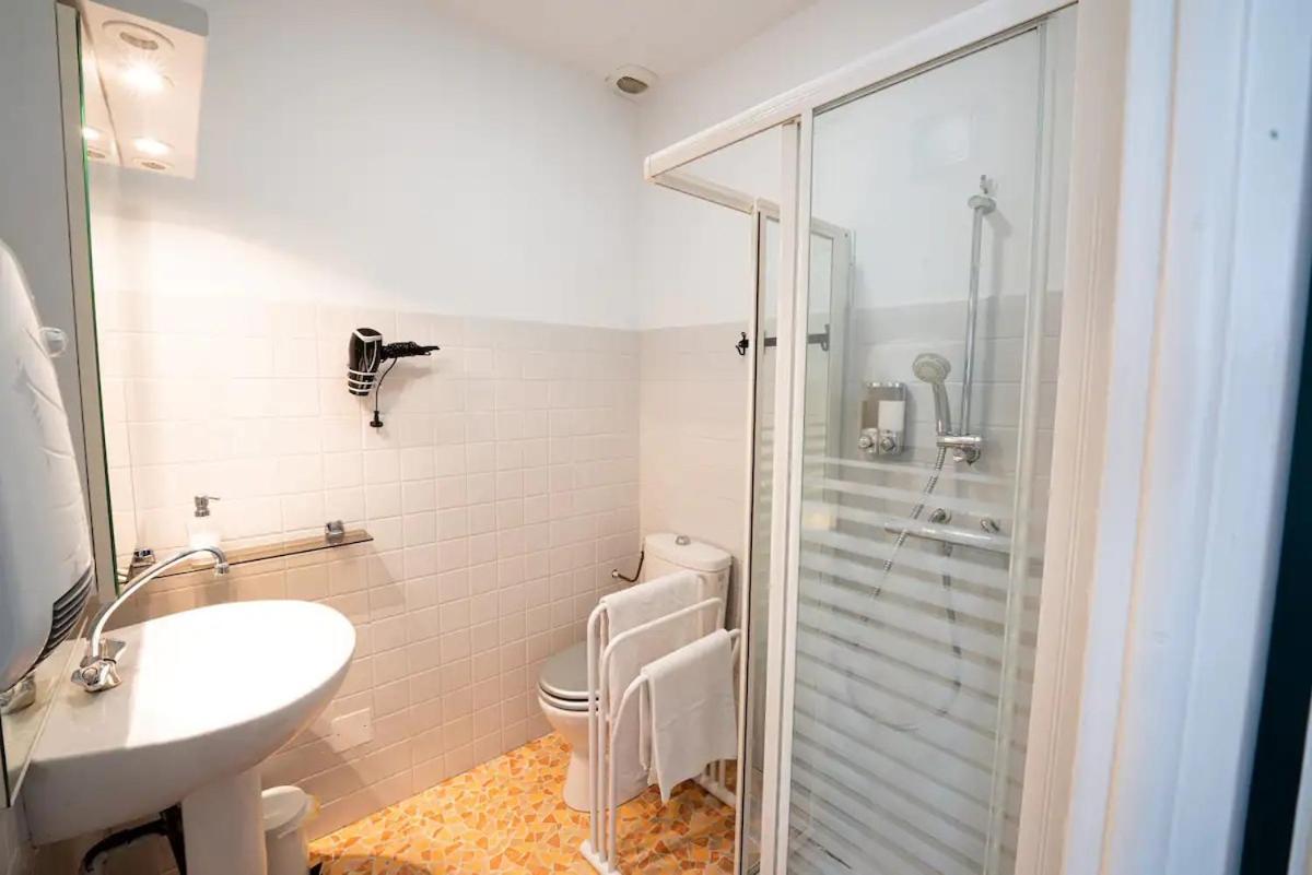 Appartement Centre Village, Clim Et Parking Gratuit Айга-Мортас Екстериор снимка